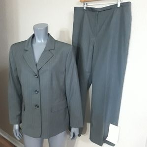 Kasper 2pc Green pinstriped Suit